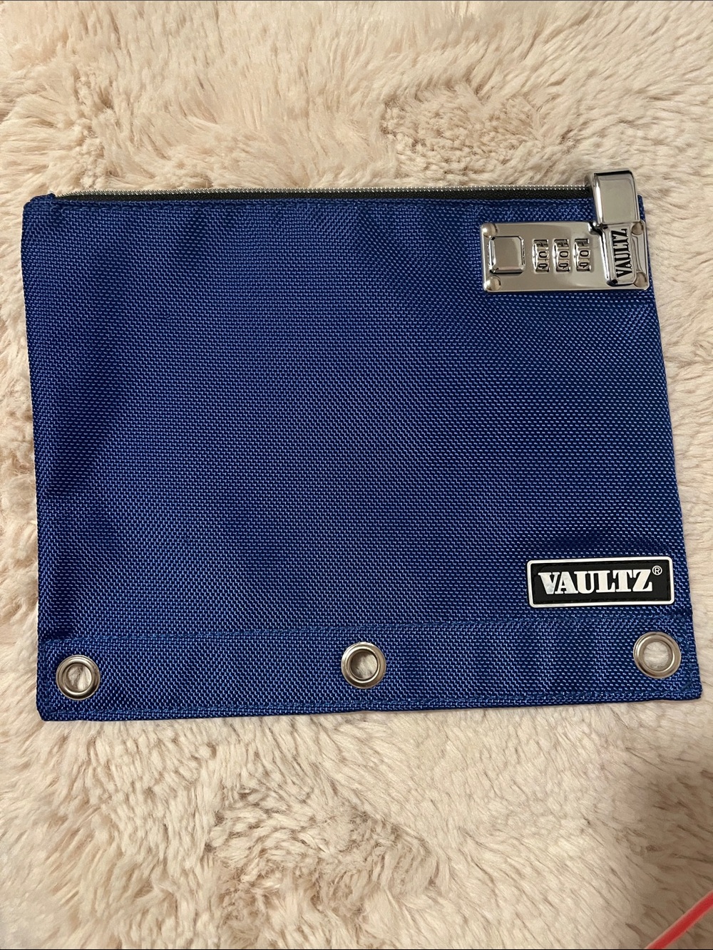 Vaultz 3 Holed Zippered Lock Pouch